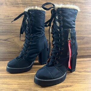 Poster Grl Sky high flight boot faux fur black chunky heeled bootie pockets